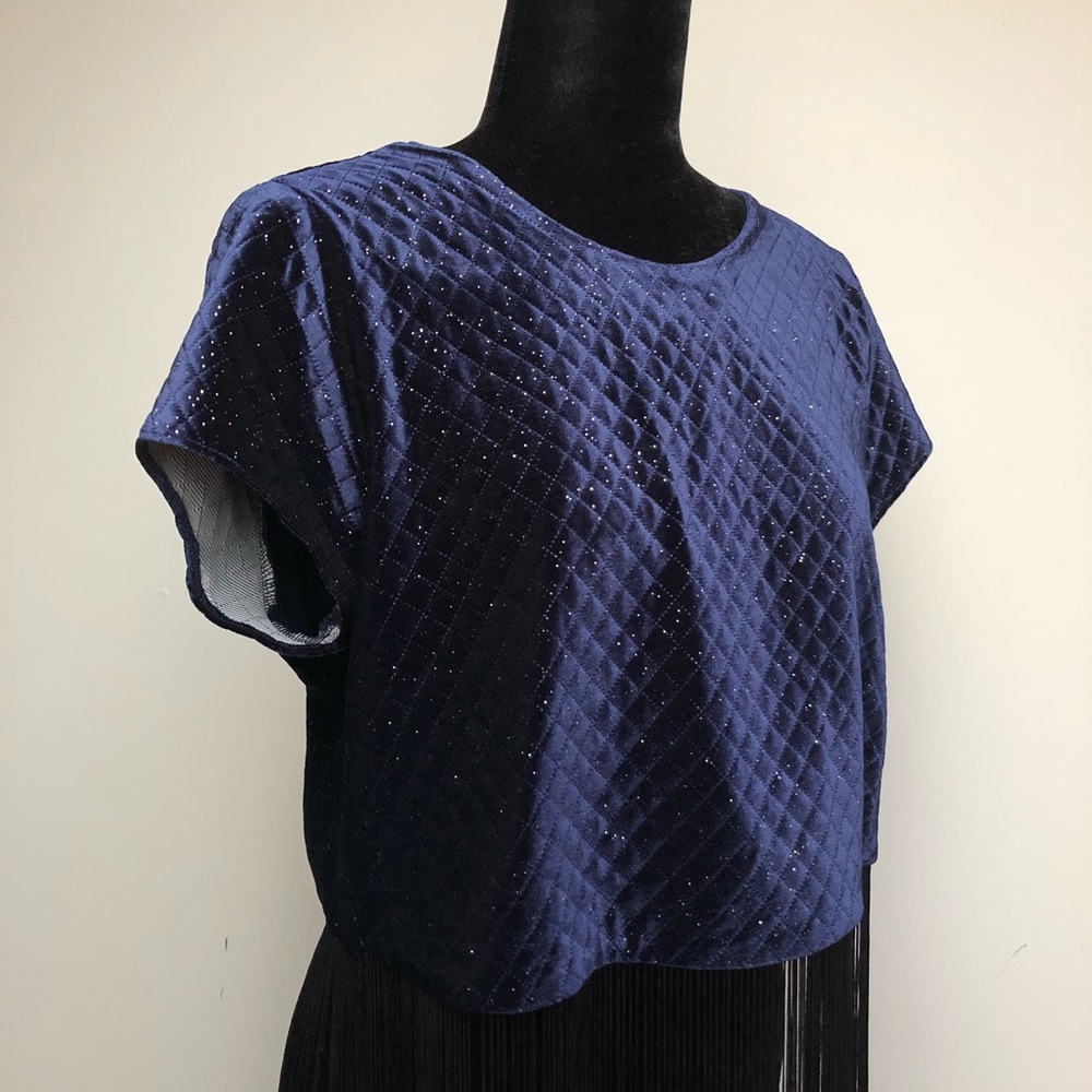 SOLD 🥳 - Picture 2 of 8